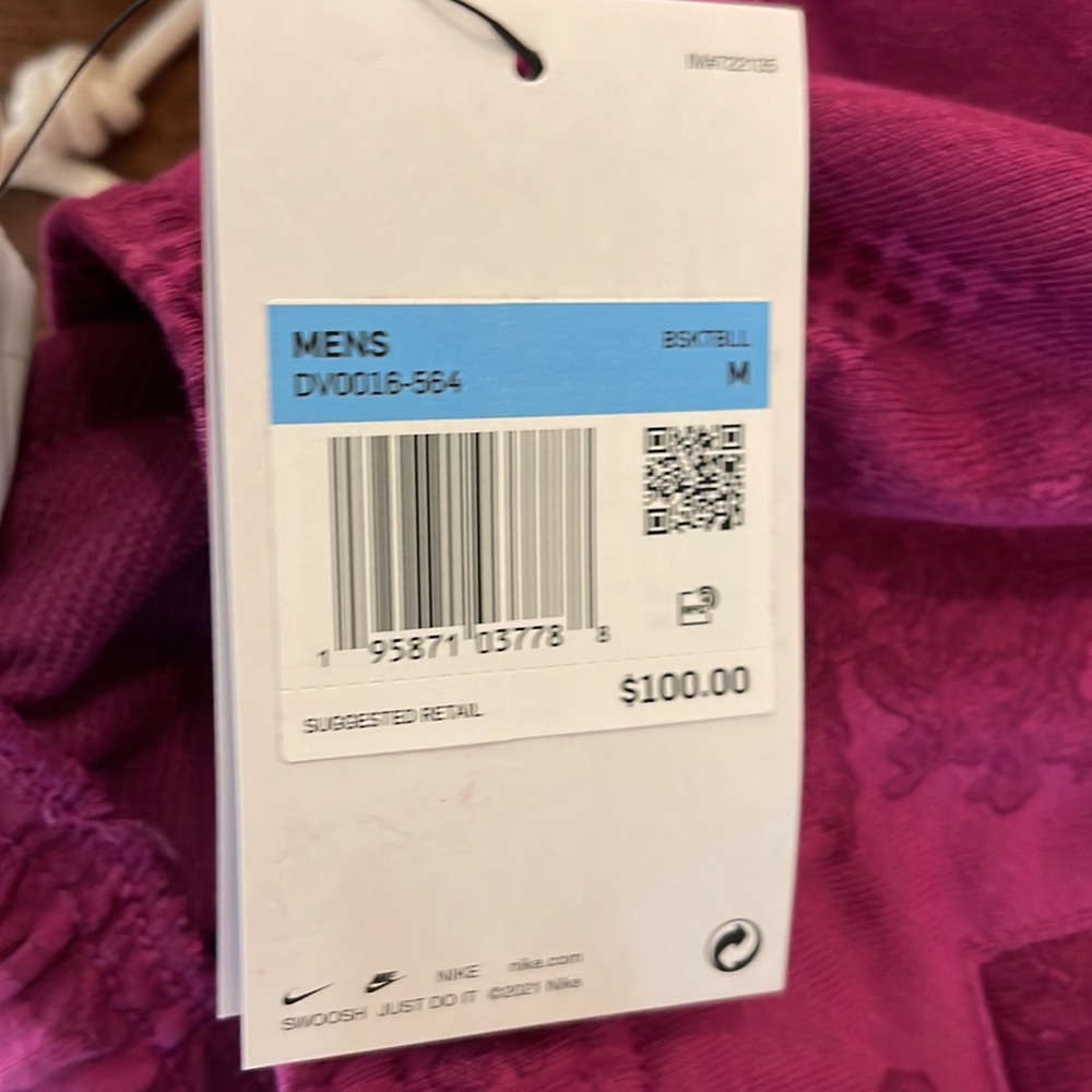 NWT Nike standard Issue Basketball sweatpants - Picture 5 of 7